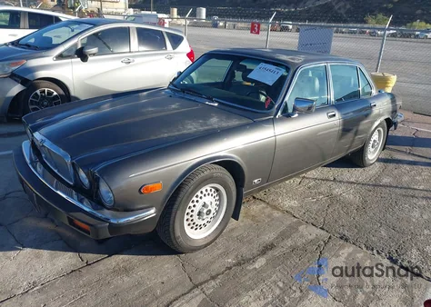 1987 Jaguar Xj6 Sovereign z USA, uszkodzony, nr VIN SAJCL1246HC470166